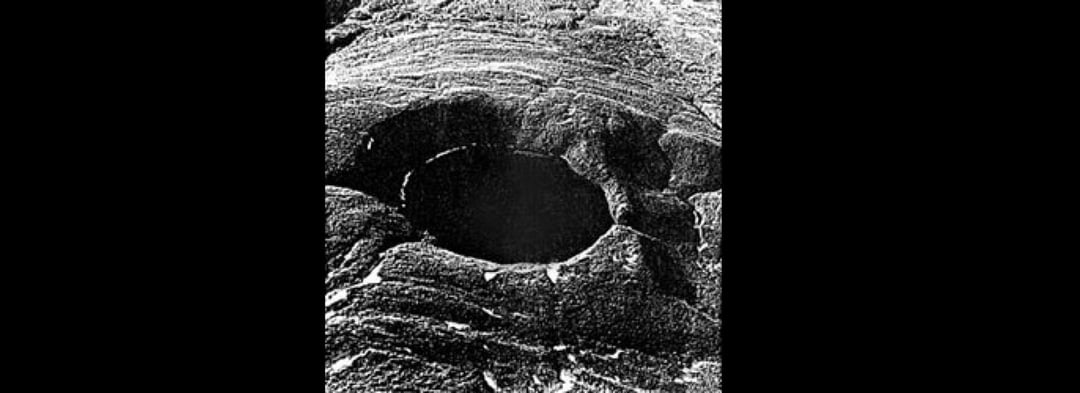 Dziwaczna dziura z Alaski wymyka się logice. Ten obiekt zadziwia swoim wyglądem