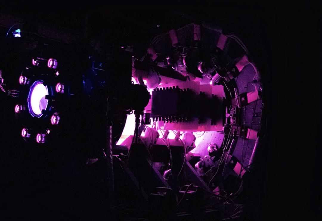 Tak jeszcze tego nikt nie robił. Naukowcy generują miony za pomocą laserów