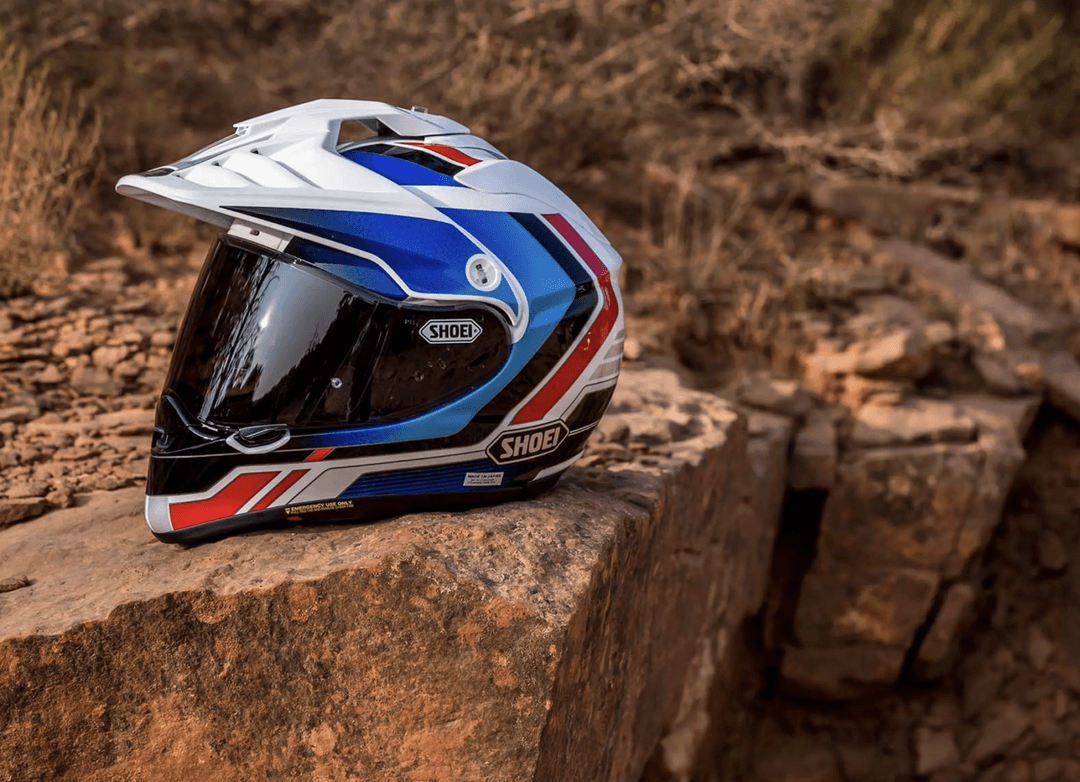 Japoński gigant rozwiązał największy problem motocyklistów. Tak powstają najbezpieczniejsze kaski świata