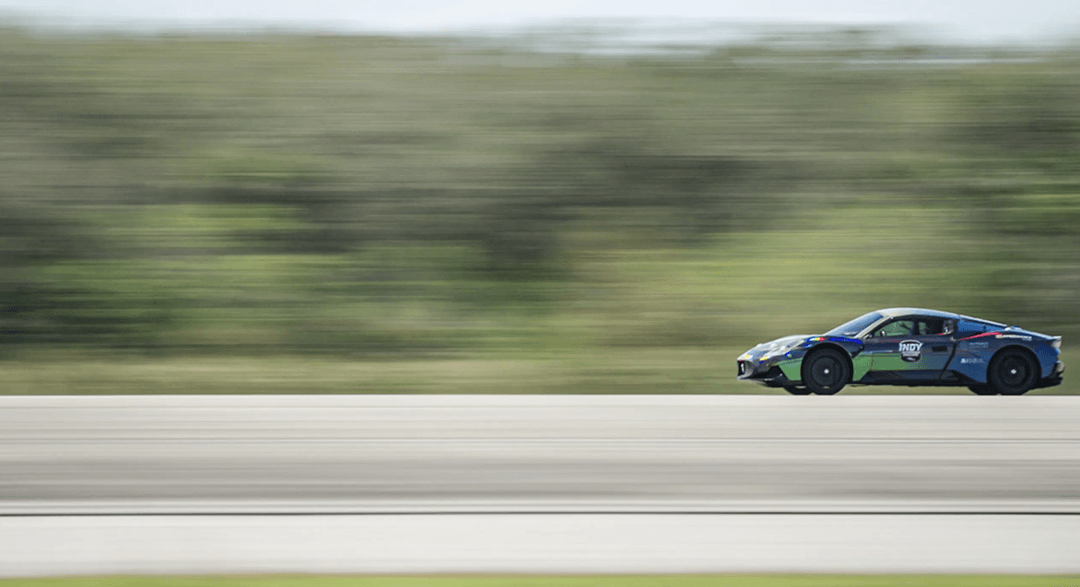 Maserati bez kierowcy bije rekord prędkości. 318 km/h na autopilocie