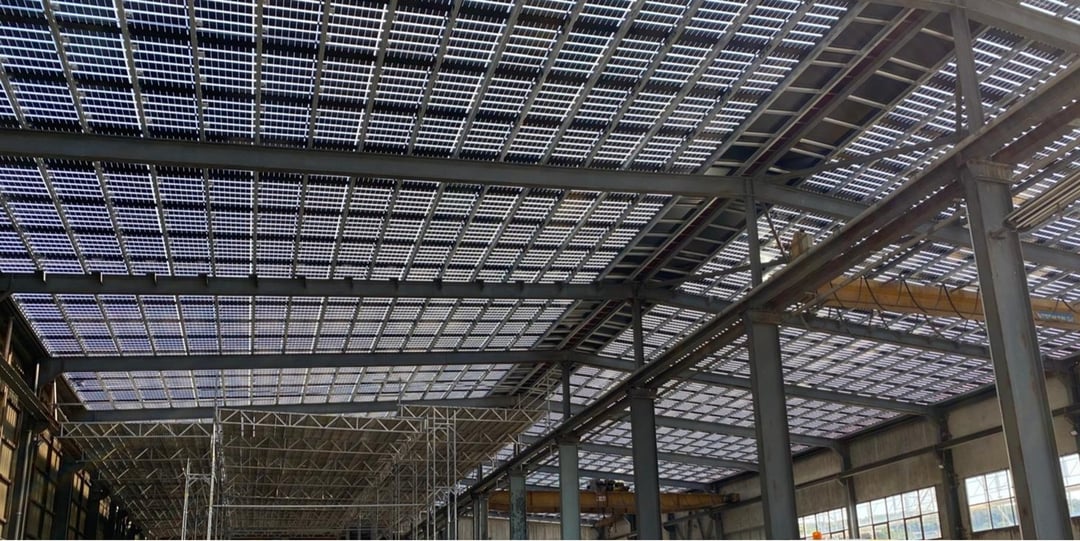 Przełom w architekturze, oto panele fotowoltaiczne, które można wbudować w ściany i dachy