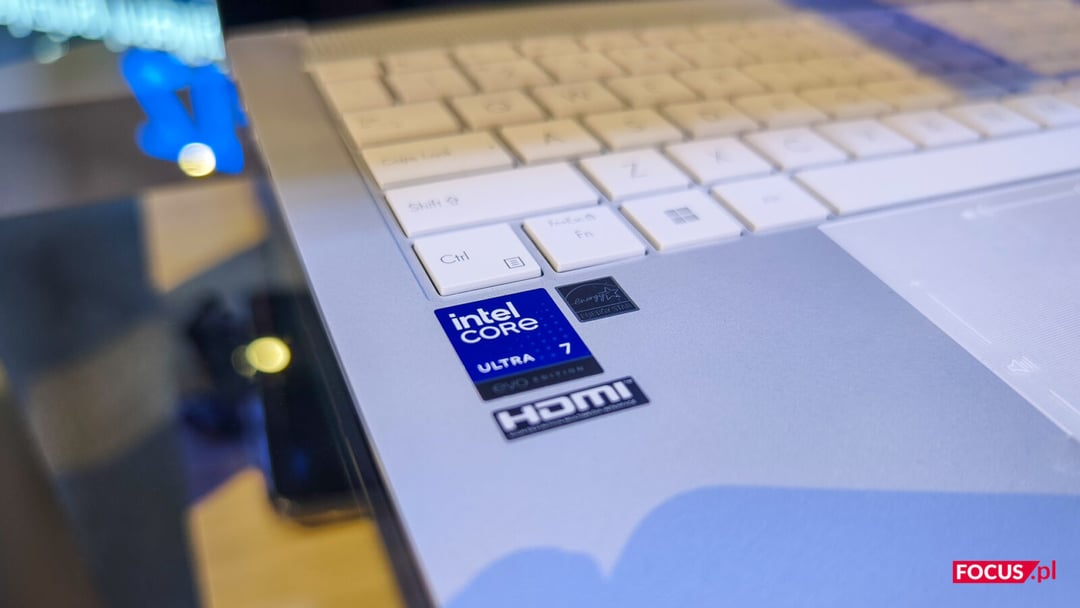 Czy warto kupić AI PC? Intel przekonuje, że to wielka oszczędność