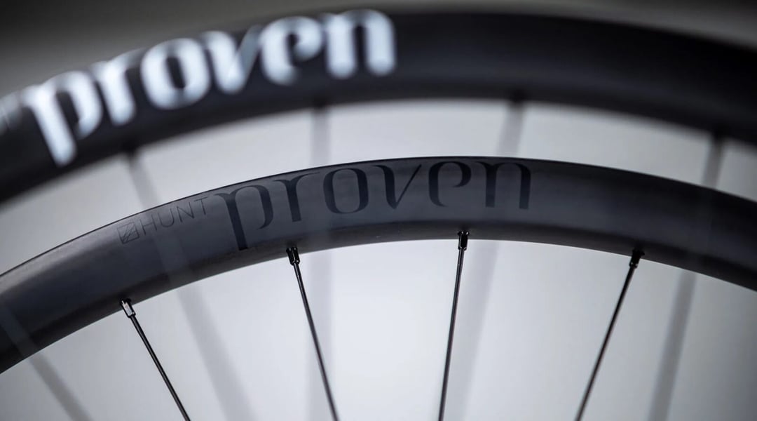 Wynaleźli koło na nowo. Takich obręczy potrzebuje każdy rowerowy wojownik