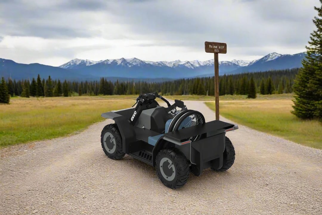 Parkuje pionowo na ścianie i ma wymienne akumulatory. Nowy pojazd elektryczny może być wózkiem golfowym, ale też małą ciężarówką