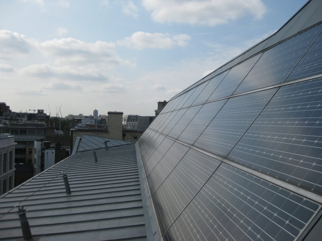 Koniec z nieprzewidywalnością energii słonecznej. Chińscy naukowcy stworzyli model, który przewiduje produkcję z dokładnością do 99,9%