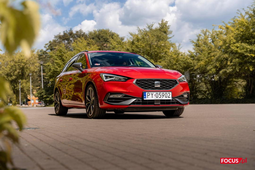 Pierwsze auto bez zmartwień? Wybierz SEAT Leon w NAJMIE