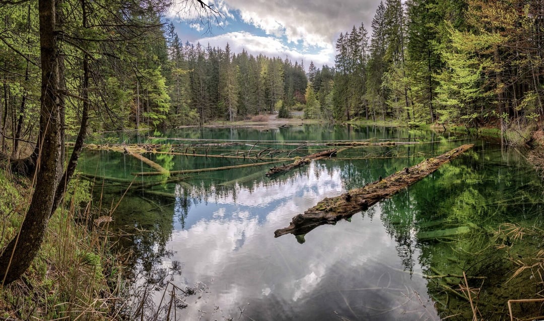 Tajemnicze kopce w alpejskim jeziorze. Prehistoryczna zagadka wciąż nierozwiązana