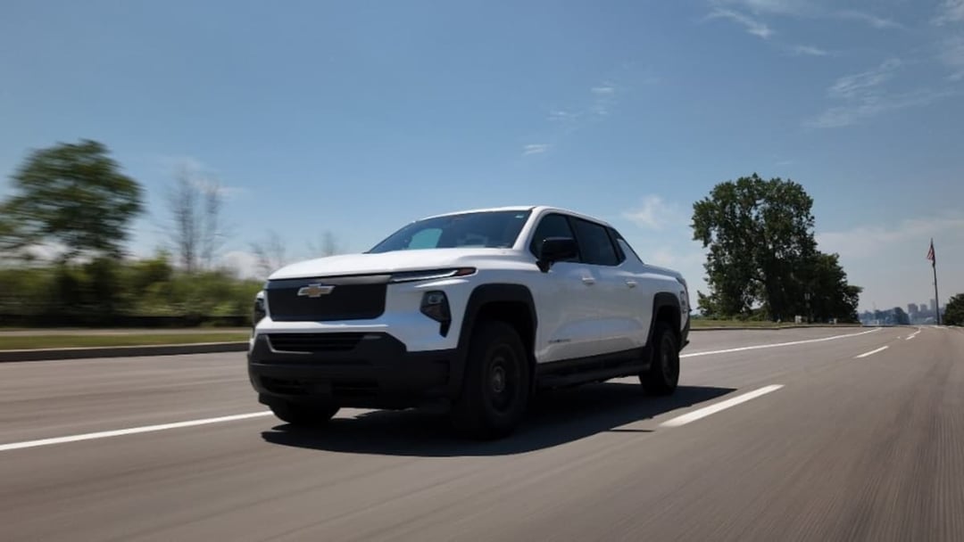Rekordowy zasięg Chevroleta Silverado EV. Elektryczny pickup pokonał 1704 km na jednym ładowaniu