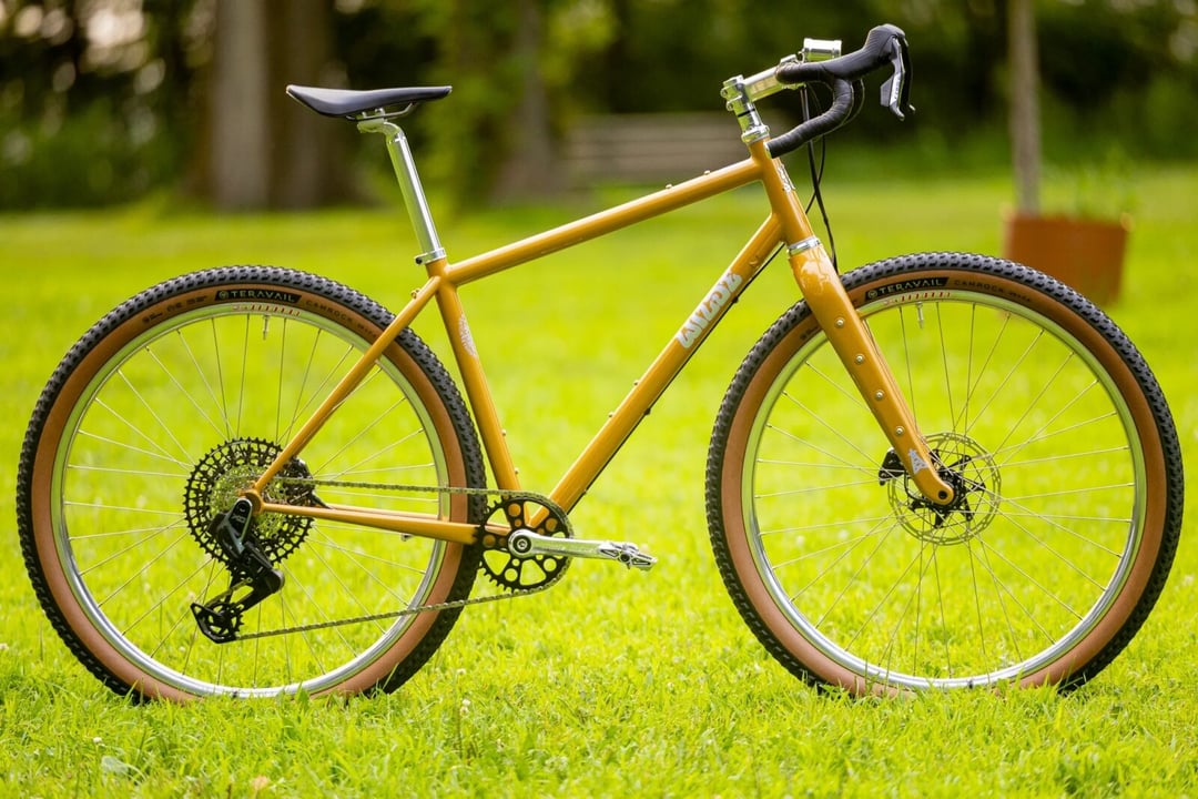 Rower jak dzieło sztuki z ceną od 3300 dolarów. Wilde Bikes łączy klasykę z nowoczesnością w nowych modelach