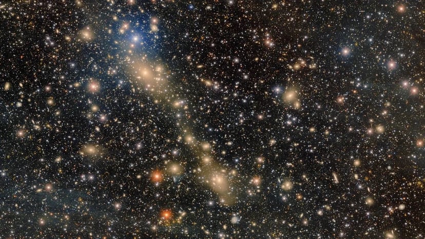 Gigantyczny most gwiazd odkryty w kosmosie. Astronomowie zarejestrowali niewidzialne dotąd zjawisko