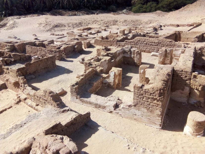 Sensacyjne odkrycie w oazie Kharga wstrząsnęło światem archeologów. Zapomniane miasto ukrywało się przez wieki