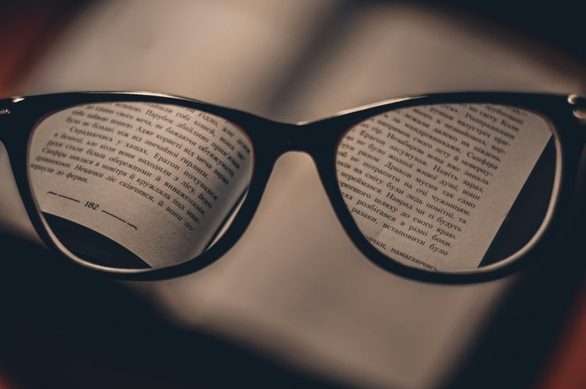 FDA zatwierdziła pierwsze krople na starczowzroczność w historii. Miliony 40-latków odłożą okulary do szuflady