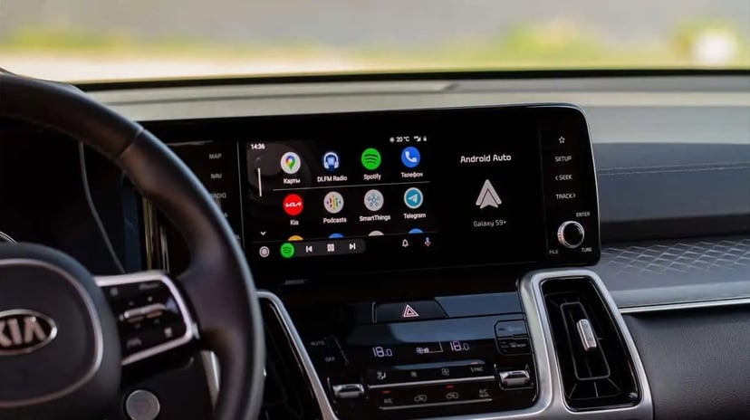 Android Auto wreszcie pozbywa się irytującego elementu w Mapach Google