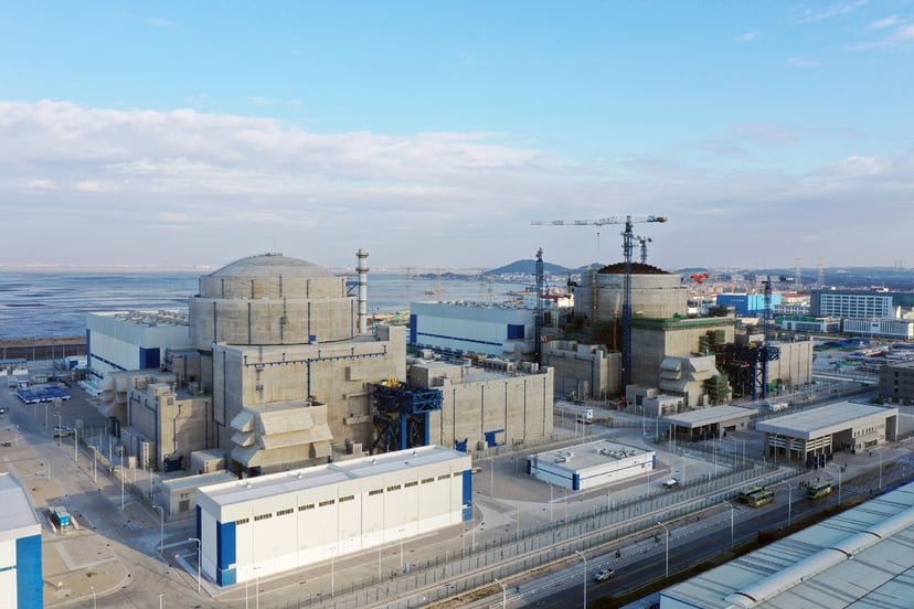 Każdy reaktor zasila milion ludzi i oszczędza 3 mln ton węgla. Chińska technologia jądrowa zdumiewa świat