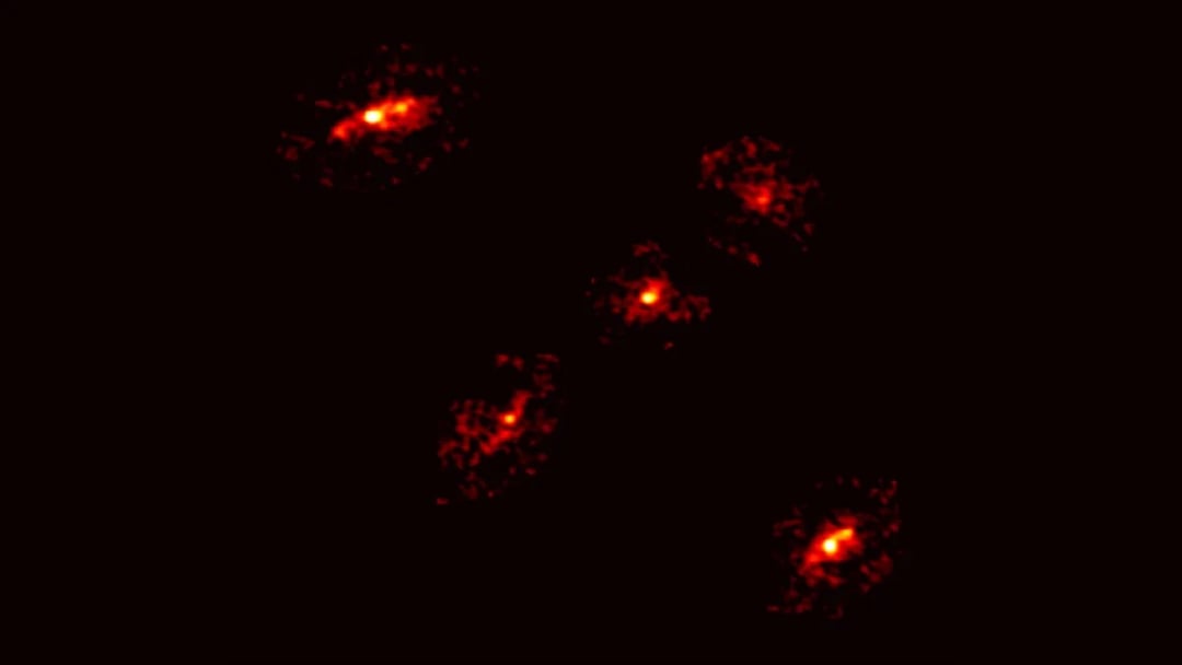 Unikalne odkrycie. Naukowcy znaleźli na niebie Krzyż Einsteina i bije on inne na głowę