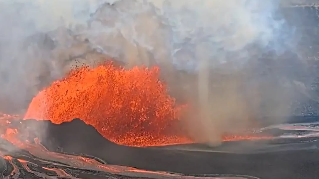 Wulkaniczne tornado uniosło pumeks na 305 metrów. Niezwykły spektakl na Kīlauea przykuł uwagę świata