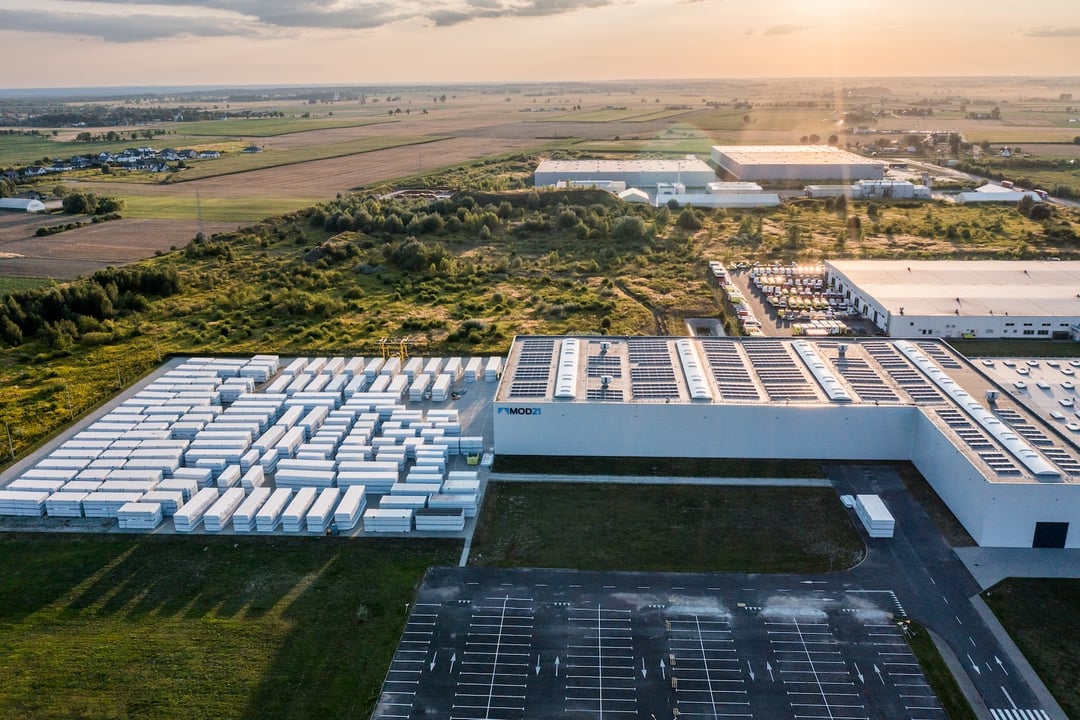 Ogień, akustyka, wilgoć: pięć mitów o modułach z drewna, które czas obalić