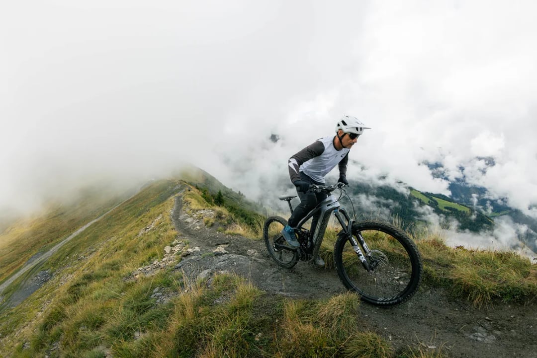 Pozornie zwyczajny rower skrywa technologiczną rewolucję. Giant udowadnia, że najważniejsze zmiany dzieją się pod maską