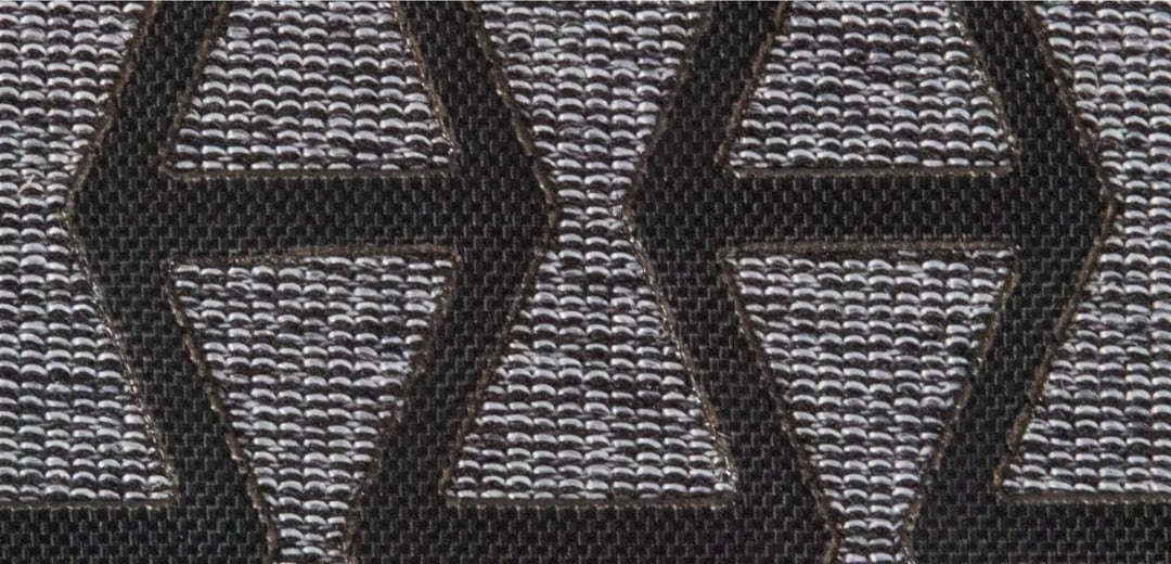 Tekstylia jak piłka golfowa. Nowatorska konstrukcja oszukuje prawa natury