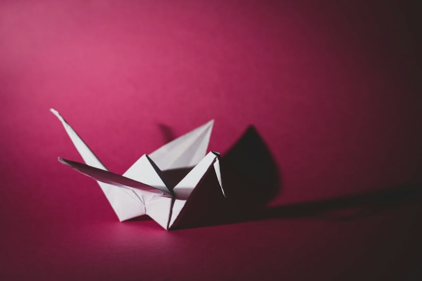 Origami i fizyka cząstek. Papierowe zagięcia, które rozwiązały zagadkę amplituhedronu