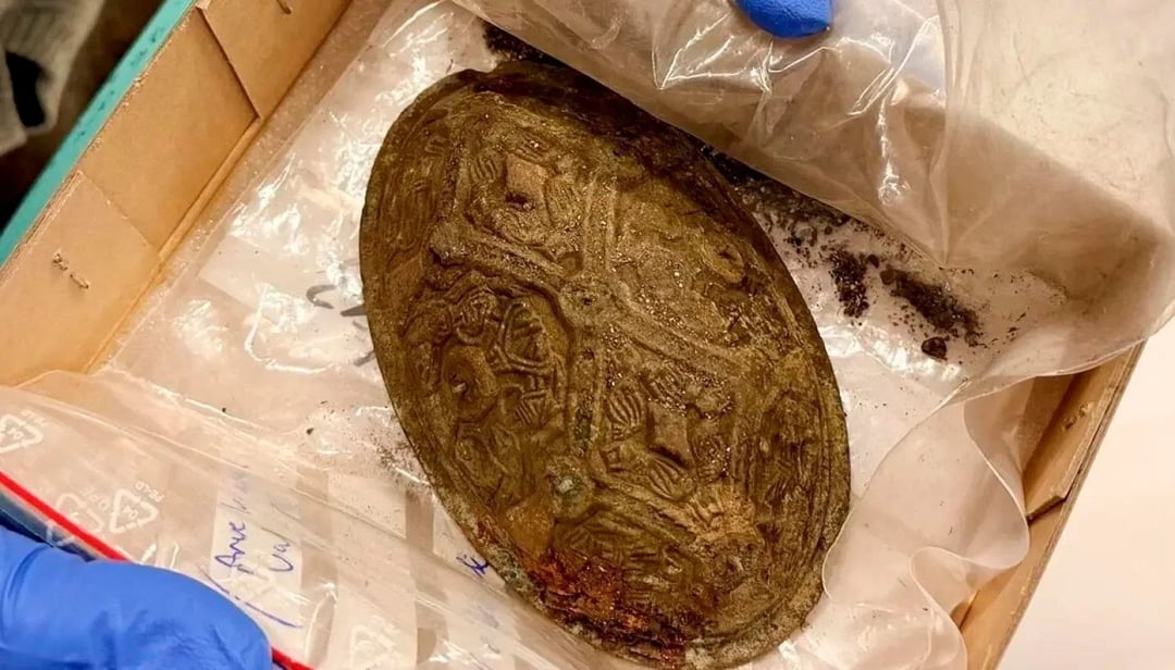 Przypadkowy poszukiwacz z wykrywaczem metali natrafił na coś wielkiego. Naukowcy mówią o przełomie w badaniach nad wikingami