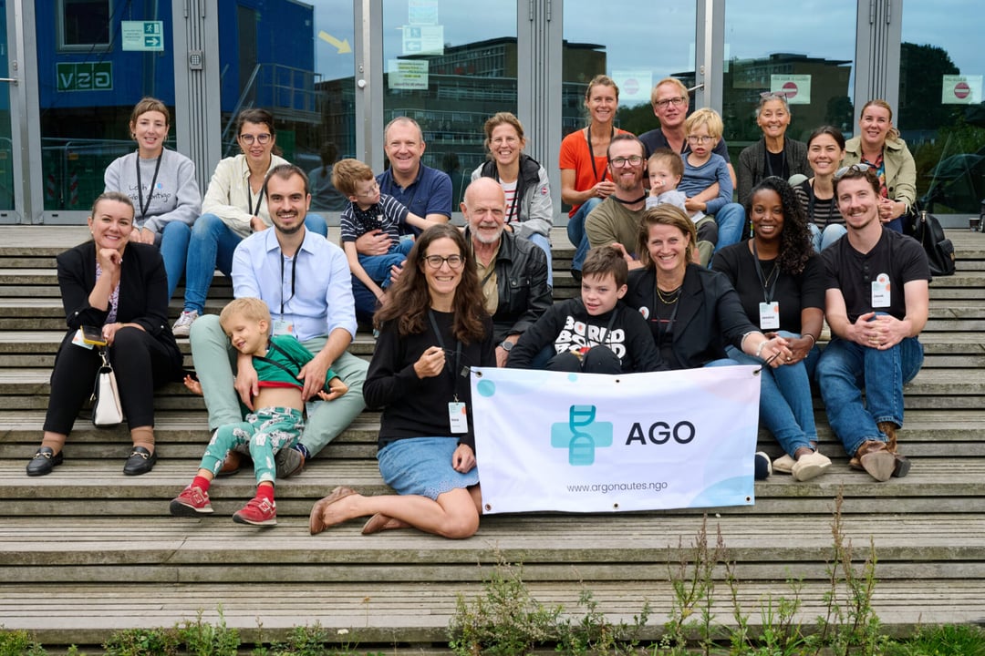 „Młodzi dla chorób rzadkich” – warszawscy uczniowie włączają się w walkę o życie dzieci z syndromem AGO