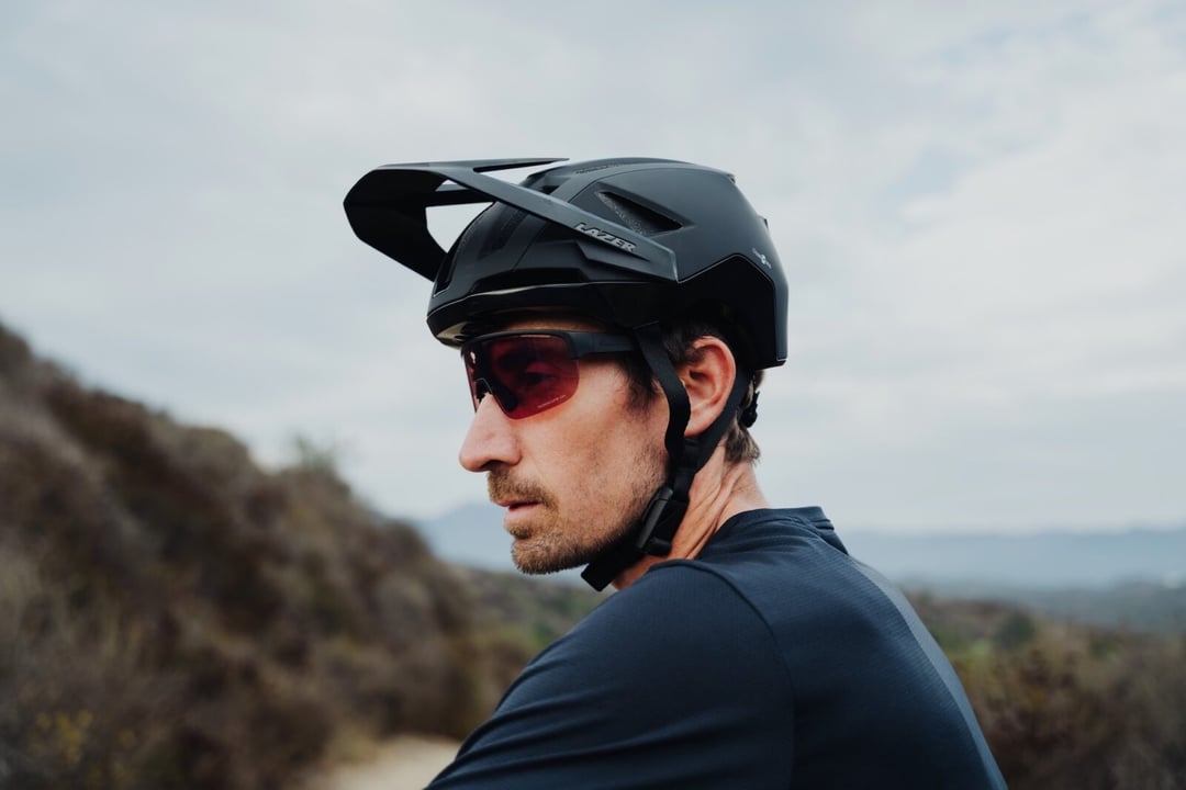 Rewolucyjna technologia DualCore w nowym kasku Lazer. Jeden projektowy błąd może zniszczyć cały potencjał