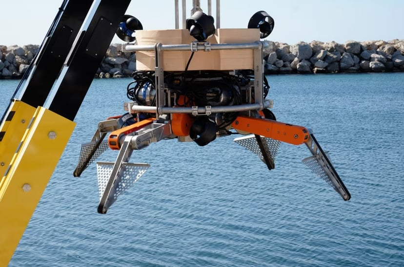 Inteligentny robot Smart Grapple nurkuje, by wyławiać śmieci z dna morskiego