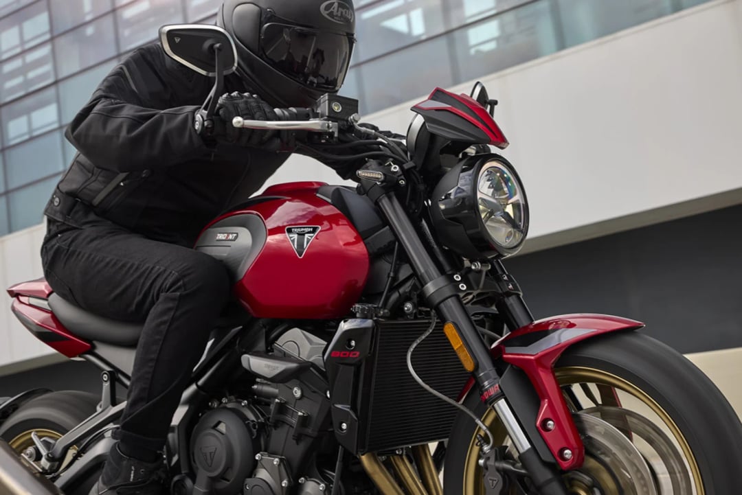 Nowy Triumph Trident 800 wypełnia lukę w ofercie. Ten motocykl może okazać się złotym strzałem