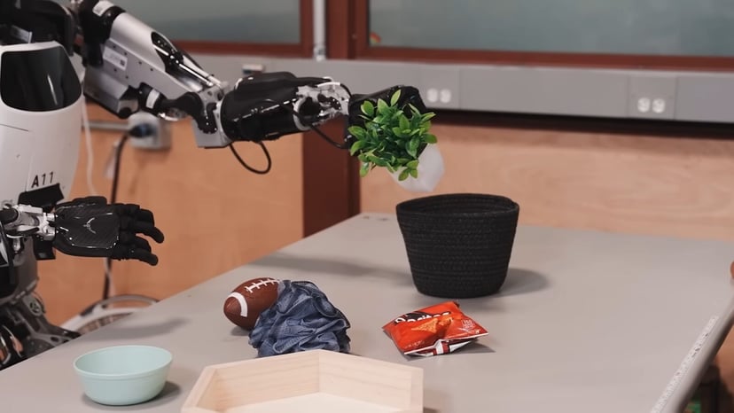 Apollo w akcji. Google DeepMind uczy roboty rozumieć nieznane