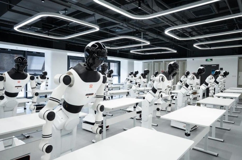 Szkoła dla robotów. W Chinach humanoidy „kują” do egzaminu z codzienności