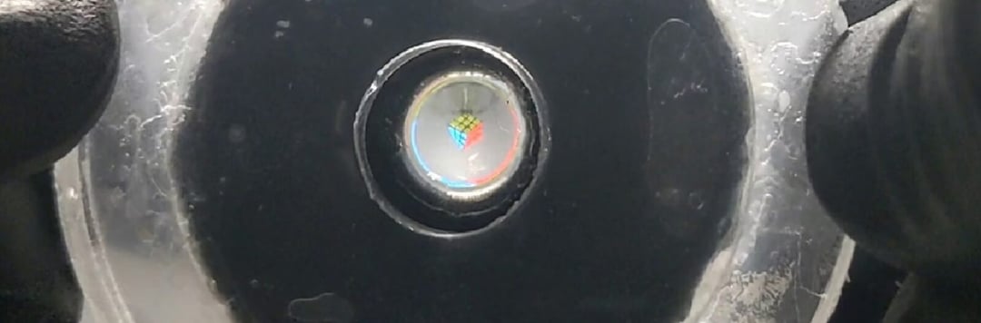 Naukowcy z Georgia Tech rozwiązali problem widzenia robotów. Ich soczewka reaguje na światło jak żywe oko