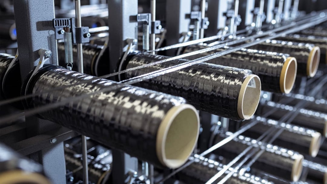 Włókna węglowe zginają się na żądanie. Polski przełom w mikrorobotyce