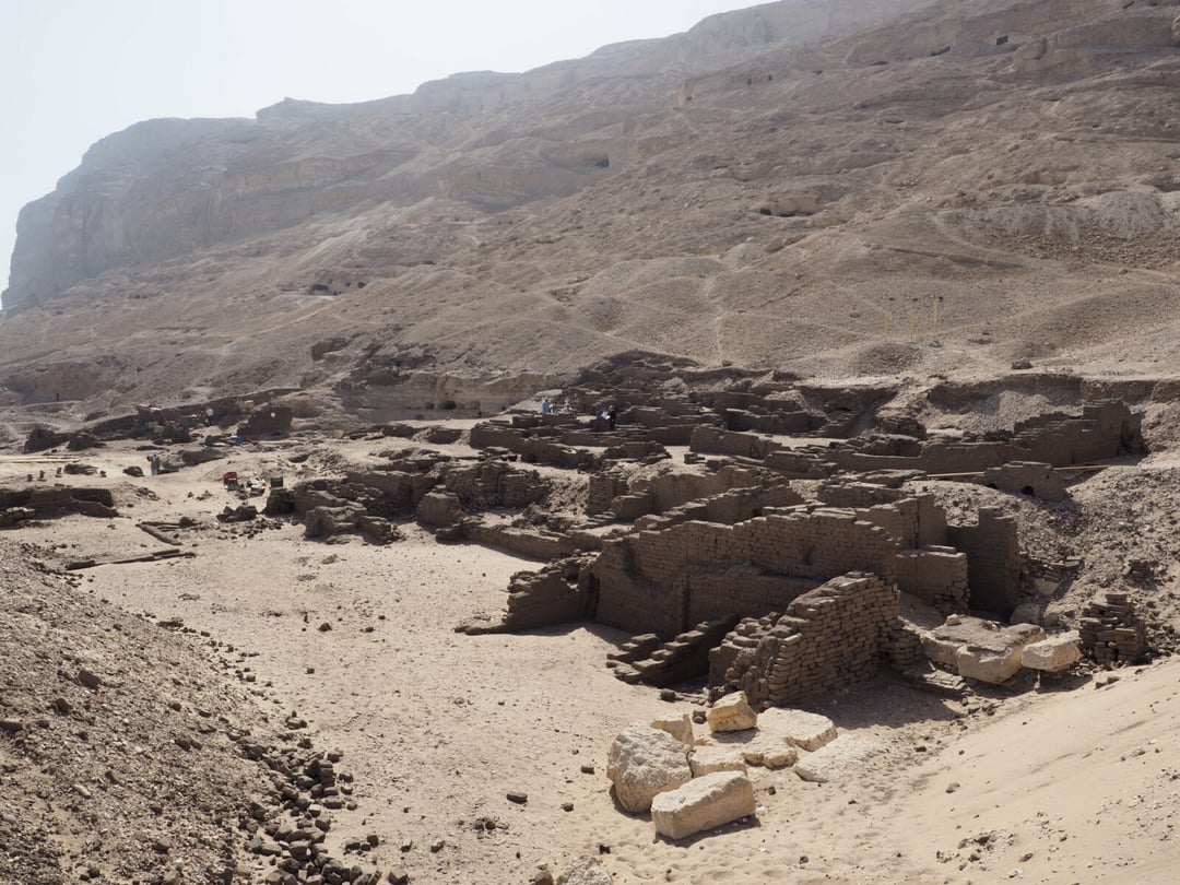 Archeolodzy odnaleźli największy na świecie zbiór ostrakonów. Co mówią o starożytnym świecie? 