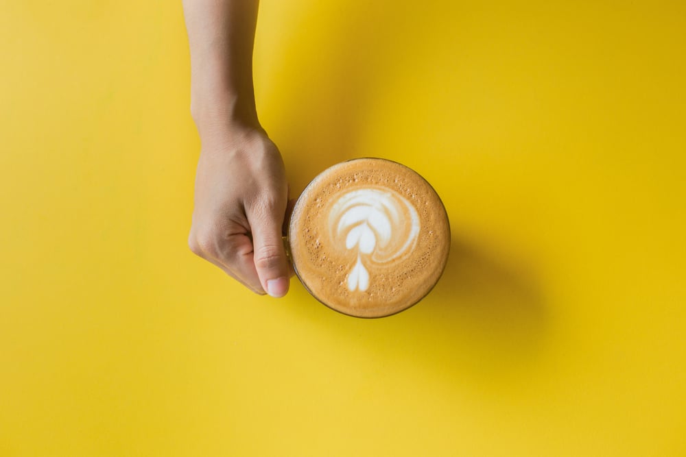 Kawa z mlekiem kobiecym? Możesz ją zamówić w Polsce