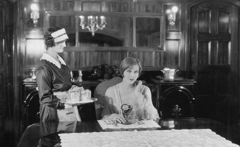 Jak być idealną służącą? Tak sto lat temu doradcy zawodowi uczyli Polki fachu