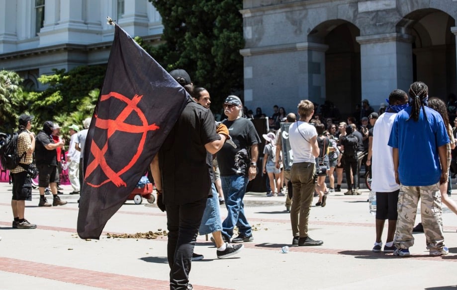 Czy światopogląd wpływa na logikę myślenia?