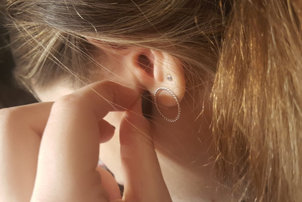 Coraz więcej uczulonych na metale. Groźna może być biżuteria, a nawet monety