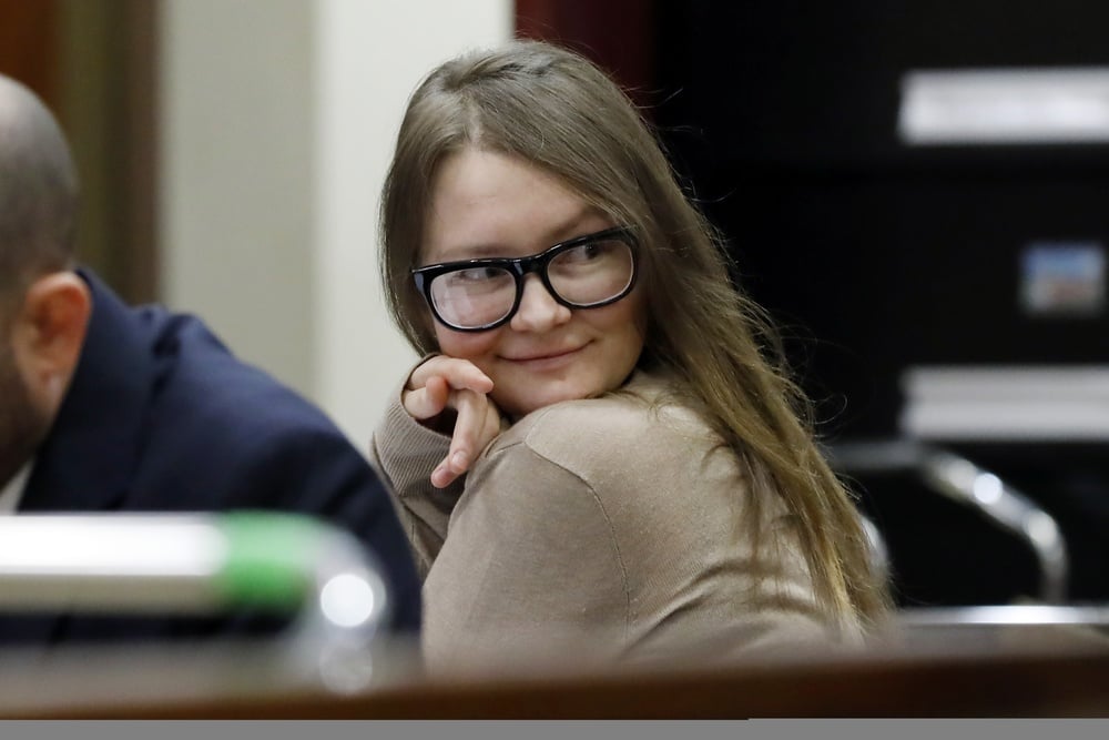 Fałszywa dziedziczka. Kobieta, która oszukała amerykańskie elity