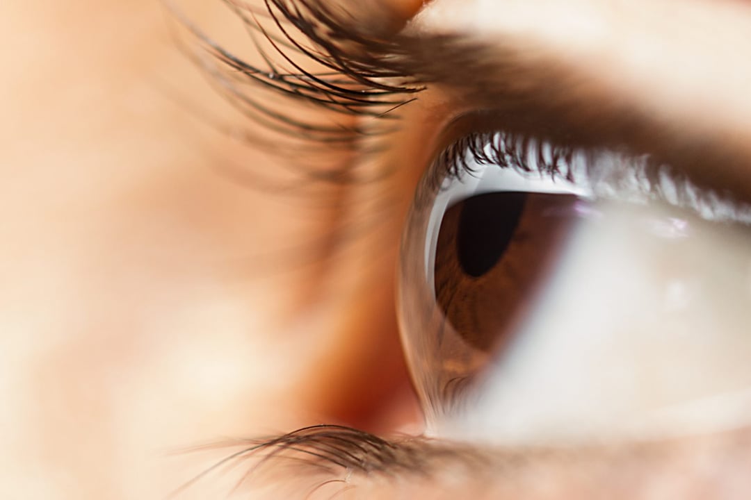 Łzy są źródłem transmisji koronawirusa. Włosi znaleźli go w oczach pacjentki z COVID-19