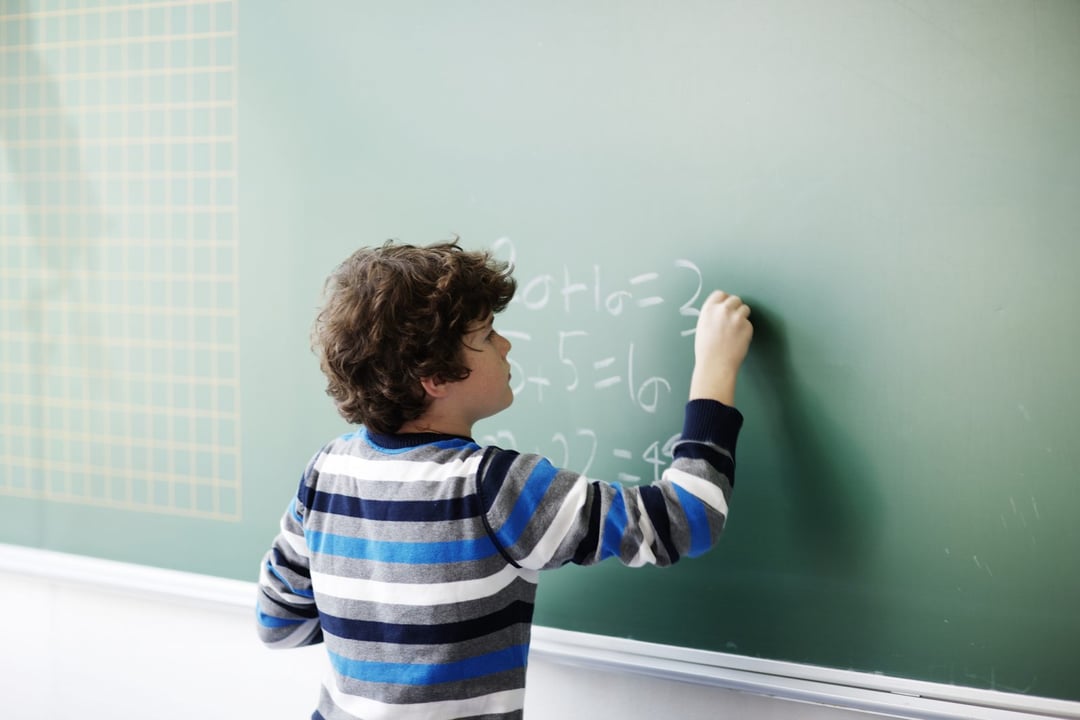 Dzieci, które mają dobre relacje z rodzicami są lepsze z matematyki