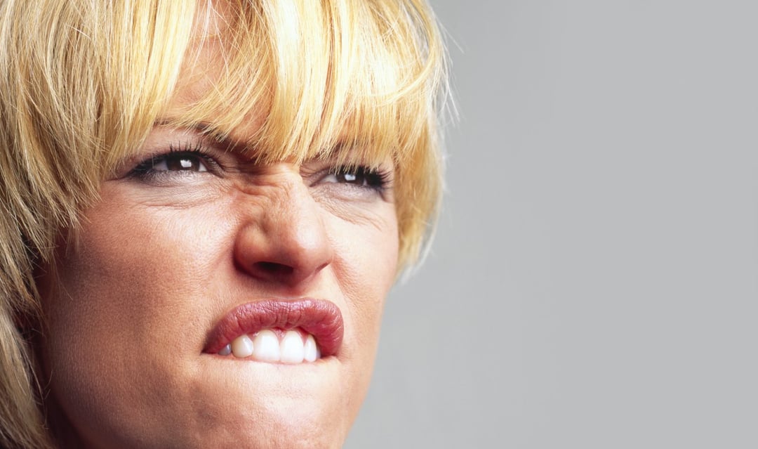 Dlaczego przeklinanie jest oznaką inteligencji i pomaga radzić sobie z bólem?