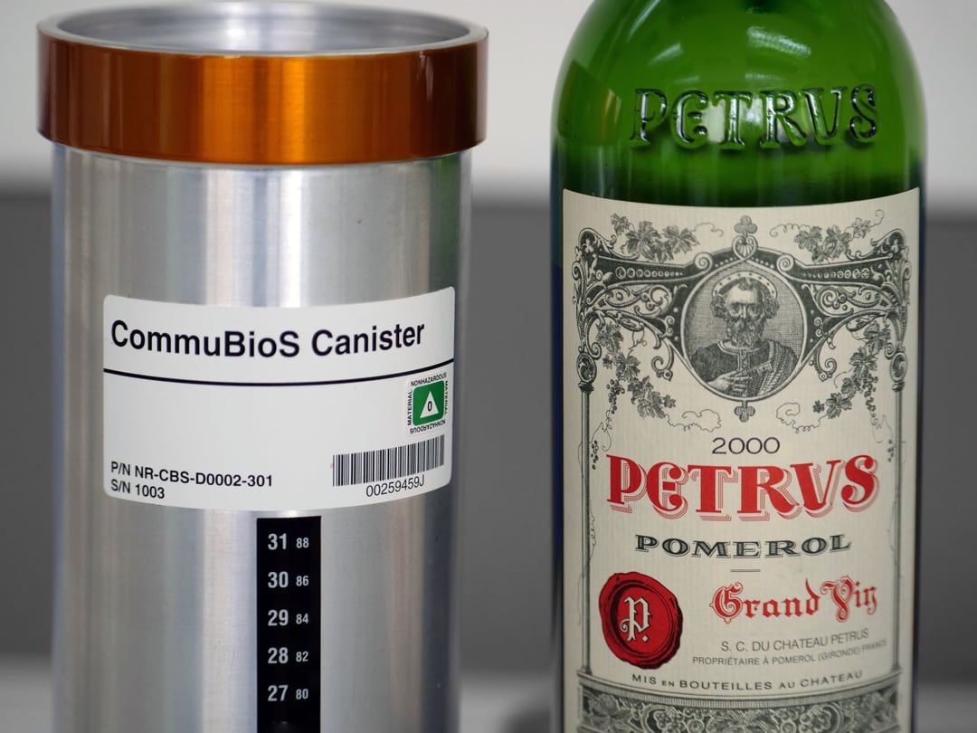 Pierwsza aukcja wina leżakowanego w kosmosie. Jaki ma ono związek z nauką?