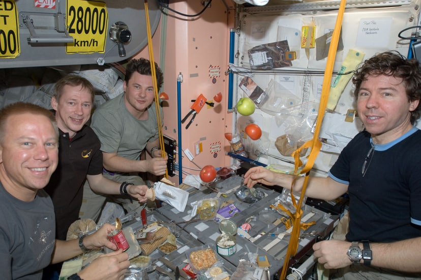 posilek-na-stacji-kosmicznej-iss