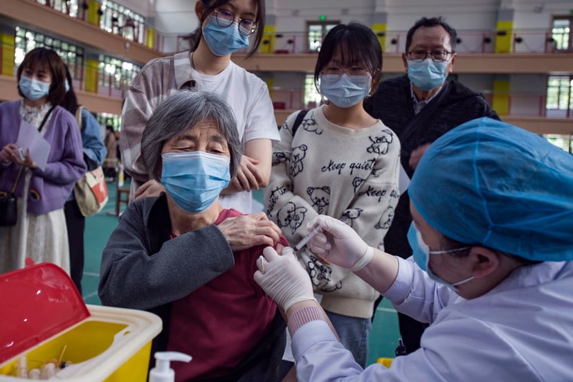 do-dzis-zywa-jest-teoria-ze-koronawirus-zostal-specjlanie-uwolniony-z-laboratorium-w-wuhan-choc-nie-ma-na-to-zadnych-dowodow-fot-getty-images
