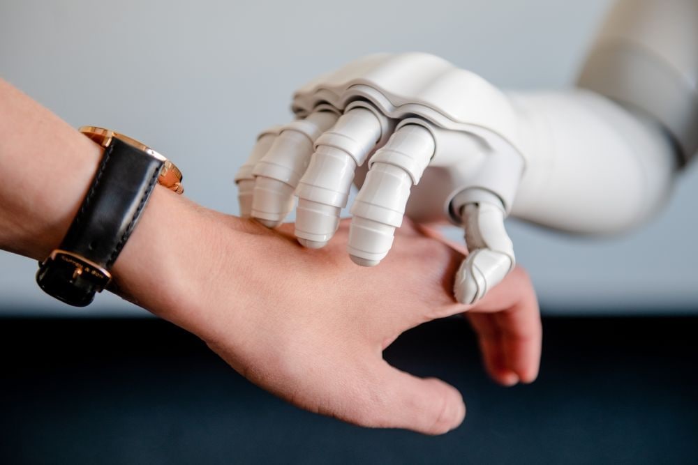dotyk-reki-robota-pomaga-ludziom-czy-beda-nas-leczyc-roboty-terapeuci-fot-ruhr-university-bochum-katja-marquard