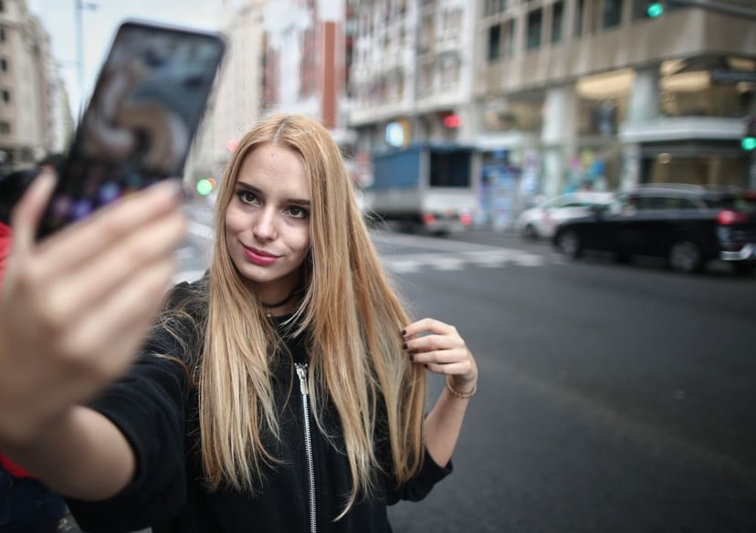 prawie-polowa-dziewczat-ponizej-16-lat-chce-zostac-gwiazdami-yutube-a-lub-instagrama-fot-getty-images