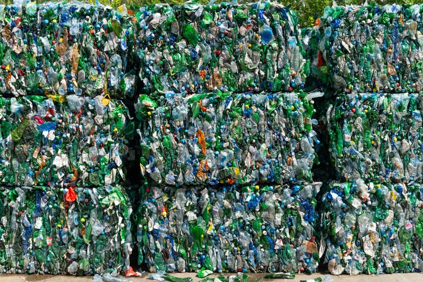zaskakujacy-sposob-na-plastikowe-smieci-kamery-i-sztuczna-inteligencja-rozpoznaja-tworzywa-lepiej-niz-ludzie-fot-getty-images