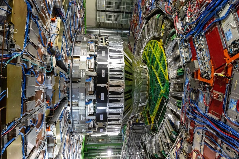 kolejne-wyniki-uzyskane-w-cern-wskazuja-na-istnienie-nieznanego-fizykom-oddzialywania-czy-odkrylismy-nowe-prawo-natury