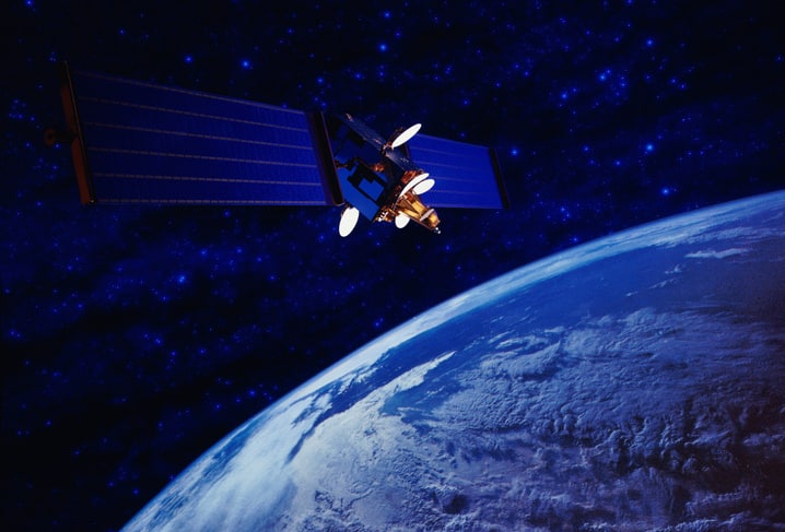 pomoc-z-orbity-satelity-pomagaja-rozwiazywac-problemy-na-ziemi-fot-getty-images